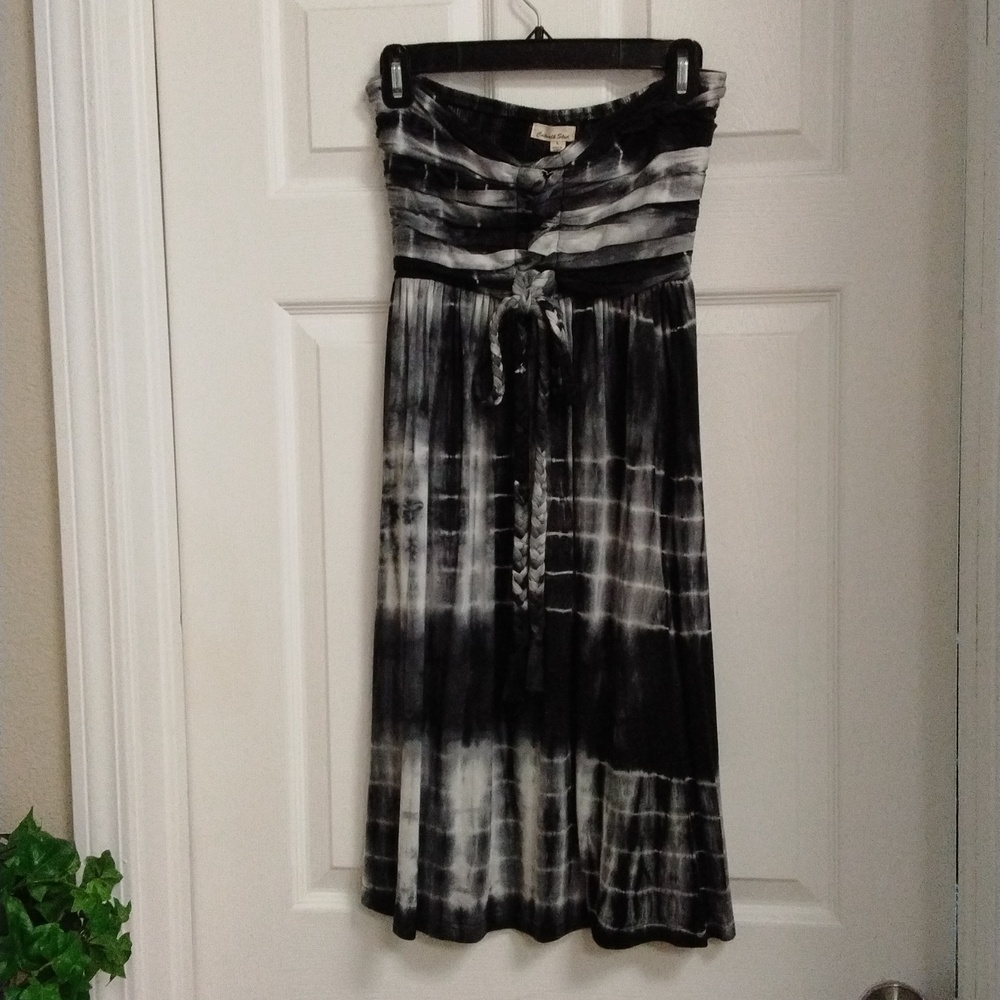 🖤🤍👗Catwalk Studia Strapless dress👗🤍🖤